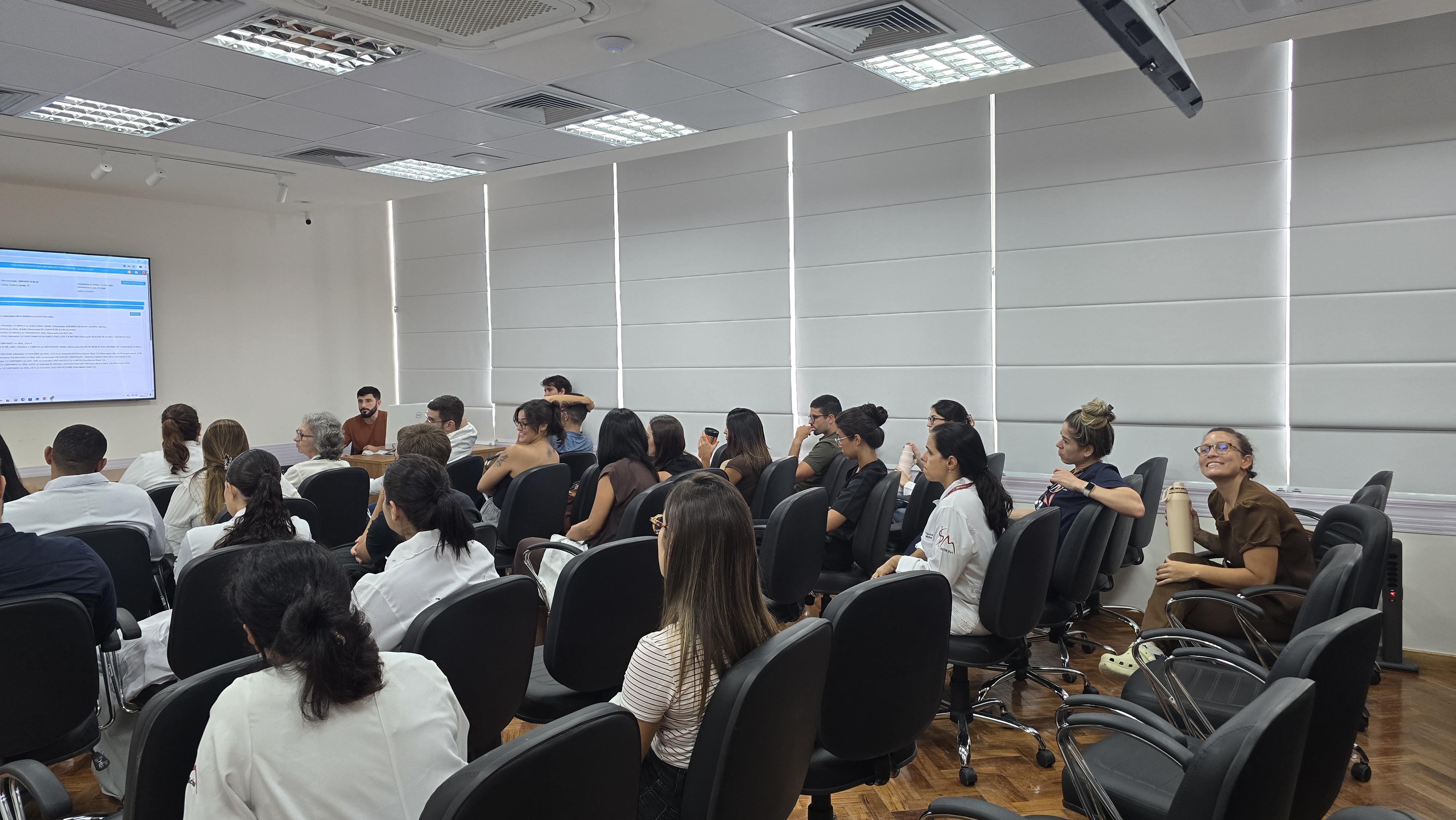 Sessão Clínica Médica Semanal no Auditório Dr José Wazen da Rocha na OTICS-Rio Andaraí