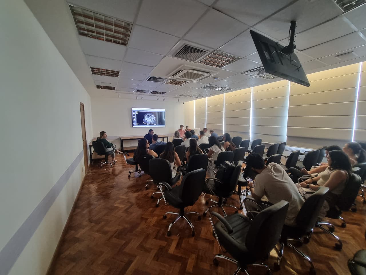 Sessão Clínica Médica Semanal no Auditório Dr José Wazen da Rocha na OTICS Andaraí