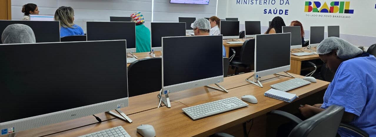 Bate Mapa no Laboratório de Informática da Estação OTICS Rio Andaraí