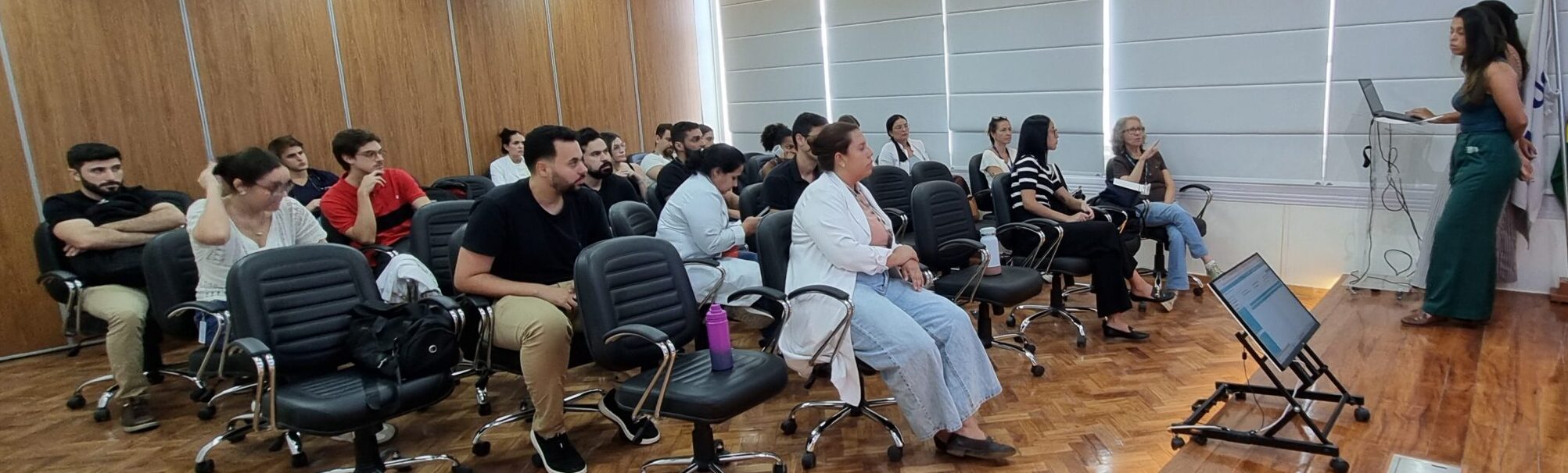 Sessão Clínica Médica Semanal no Auditório Dr José Wazen da Rocha na OTICS-Rio Andaraí