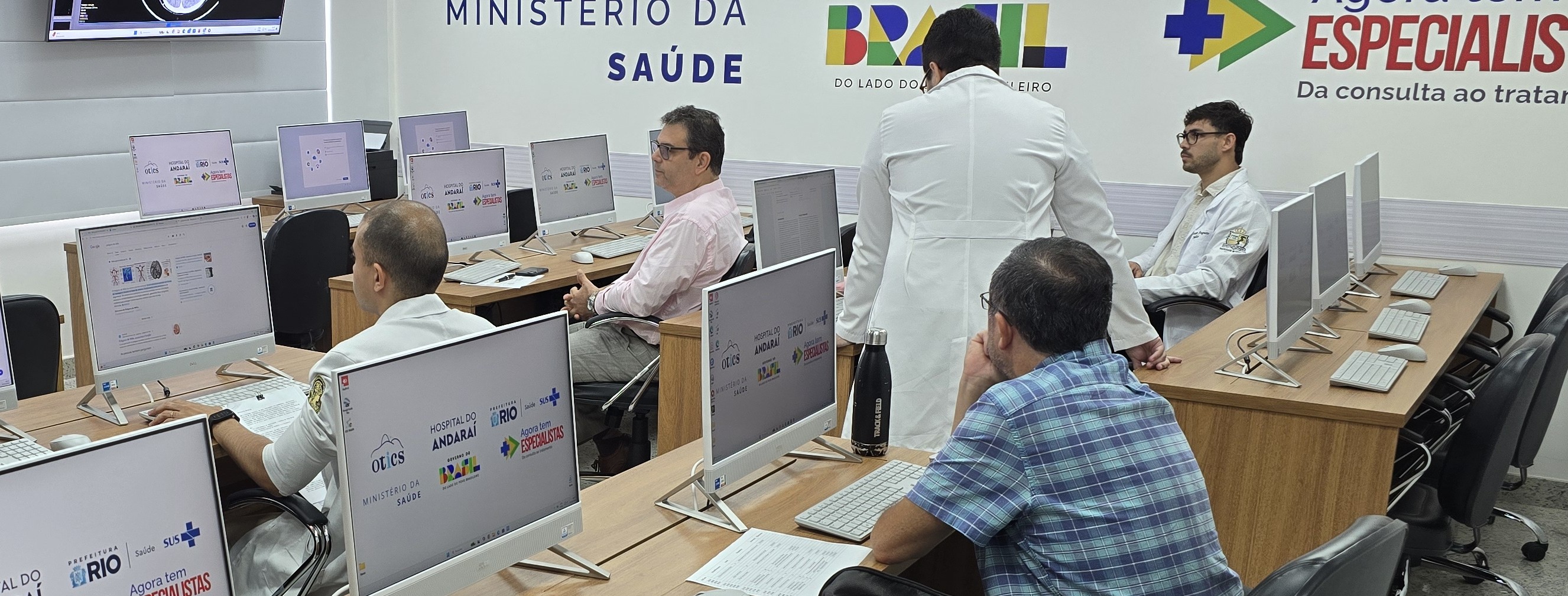 Reunião Clínica Serviço Neurocirurgia no Laboratório de Informática da OTICS Andaraí
