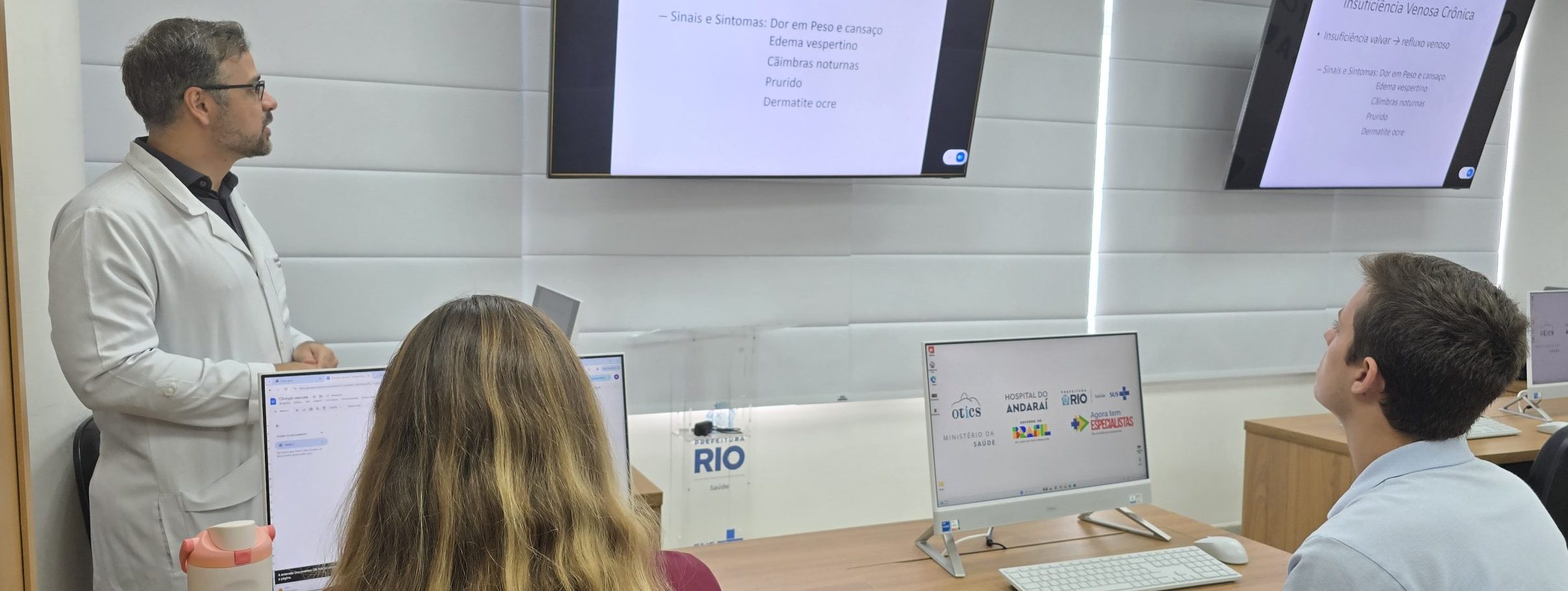 Aula para internos de medicina no Laboratório de Informática da OTICS-Rio Andaraí