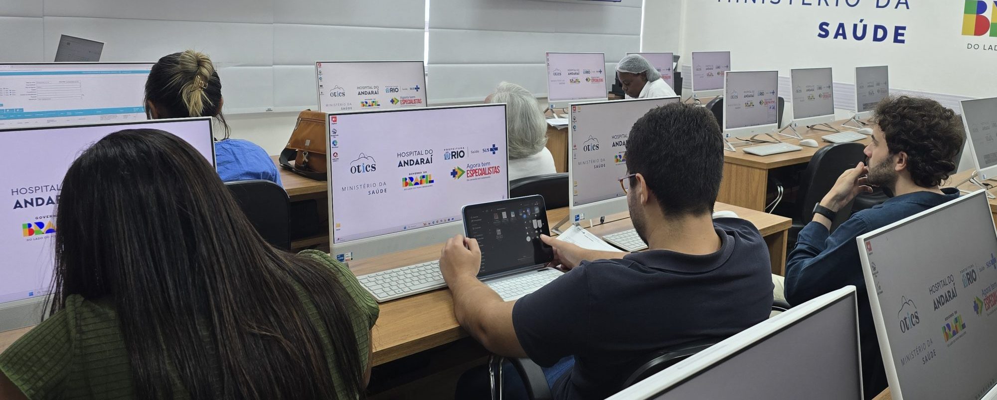 Bate Mapa no Laboratório de Informática da Estação OTICS Rio Andaraí