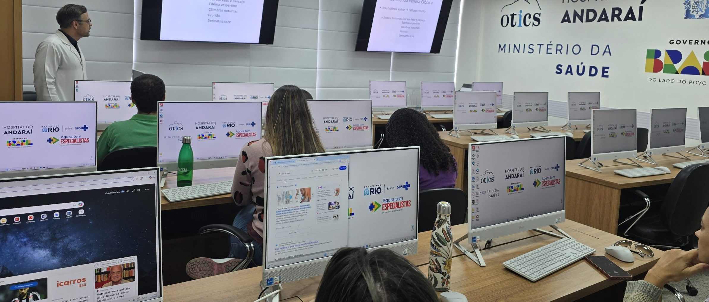 Aula para internos de medicina no Laboratório de Informática da OTICS-Rio Andaraí