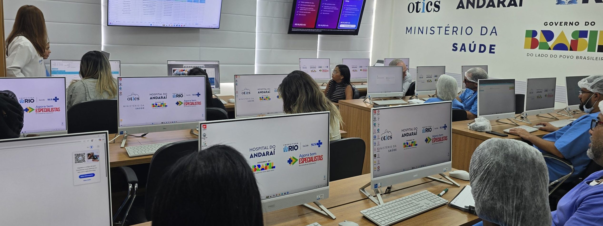 Bate Mapa no Laboratório de Informática da Estação OTICS Rio Andaraí