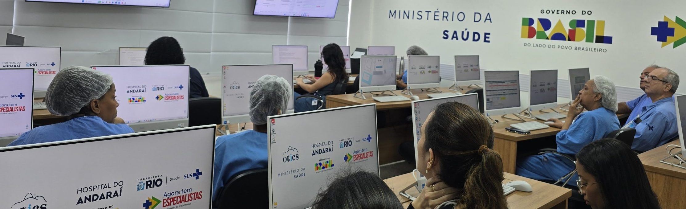 Bate Mapa no Laboratório de Informática da Estação OTICS Rio Andaraí