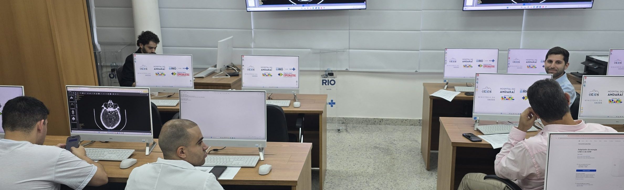 Reunião Clínica Serviço Neurocirurgia no Laboratório de Informática da OTICS Andaraí