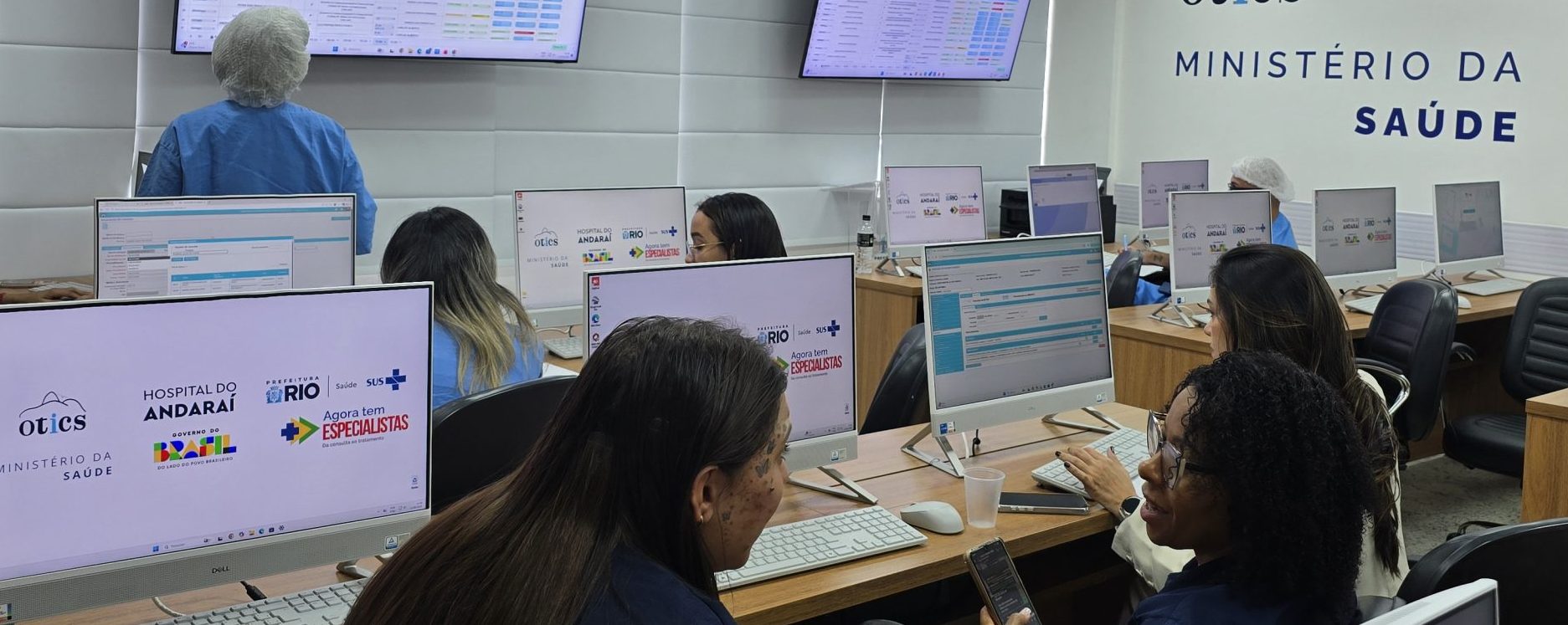 Bate Mapa no Laboratório de Informática da Estação OTICS Rio Andaraí