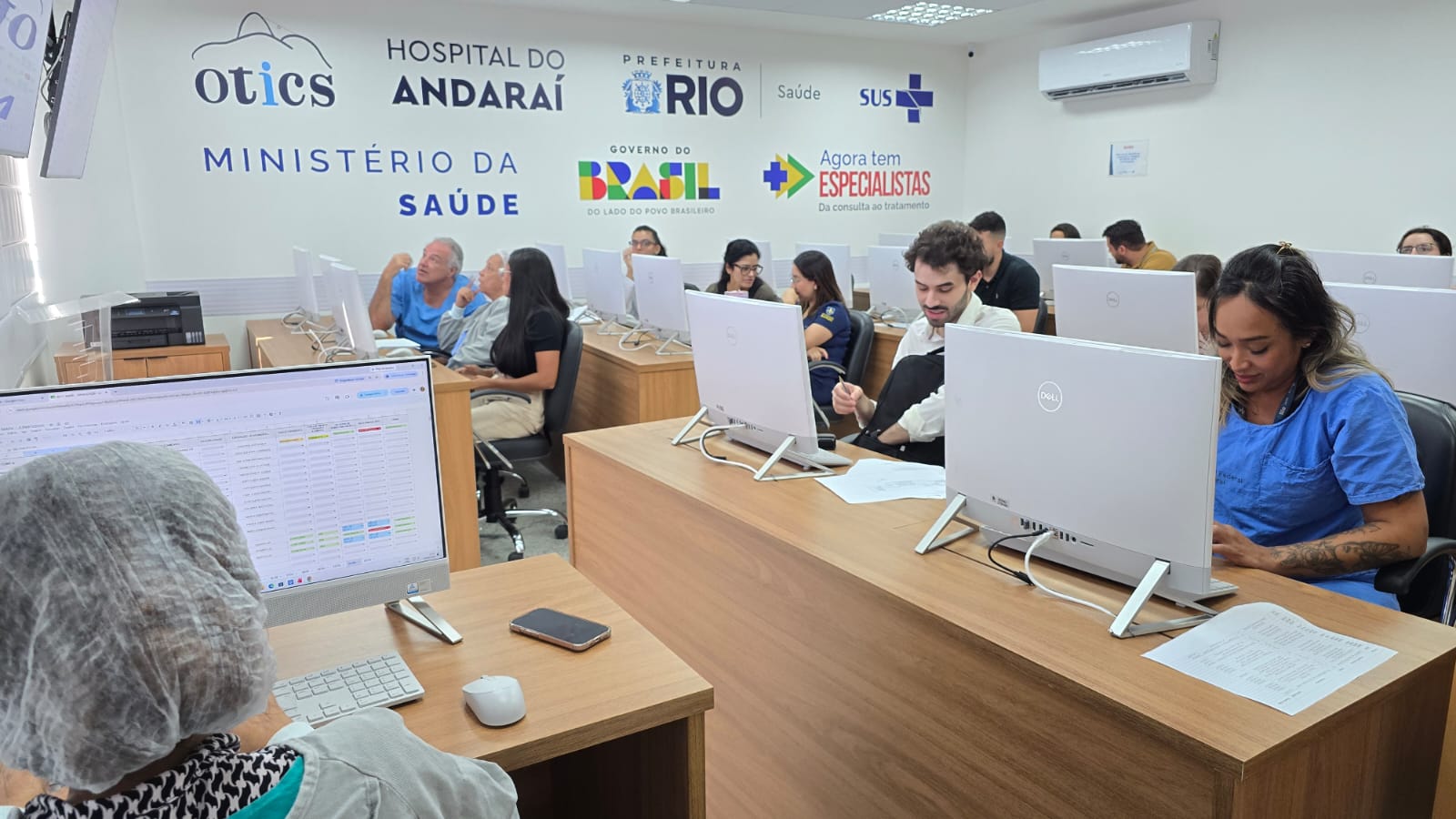 Bate Mapa no Laboratório de Informática da Estação OTICS Rio Andaraí