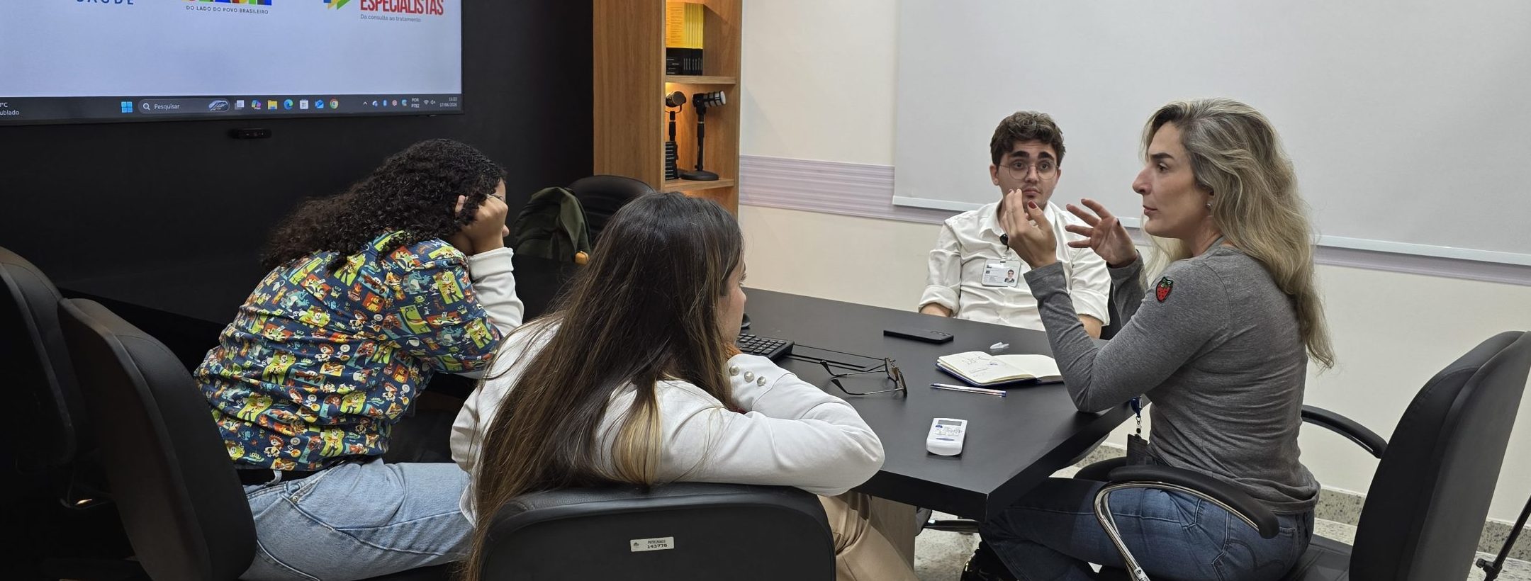 Aula Internos de Medicina na Sala Multimídias da Estação OTICS-Rio Andaraí