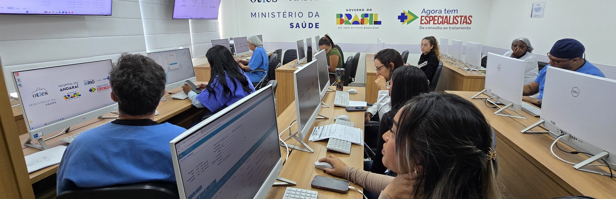 Bate Mapa no Laboratório de Informática da Estação OTICS Rio Andaraí