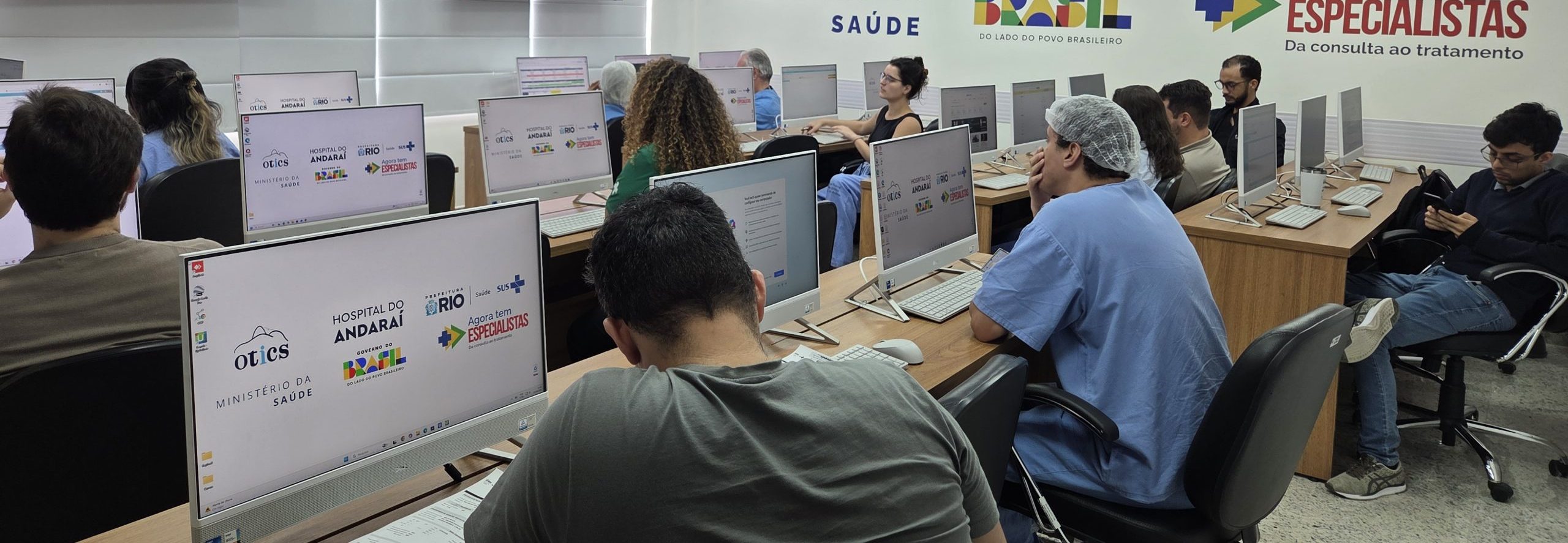 Bate Mapa no Laboratório de Informática da Estação OTICS Rio Andaraí