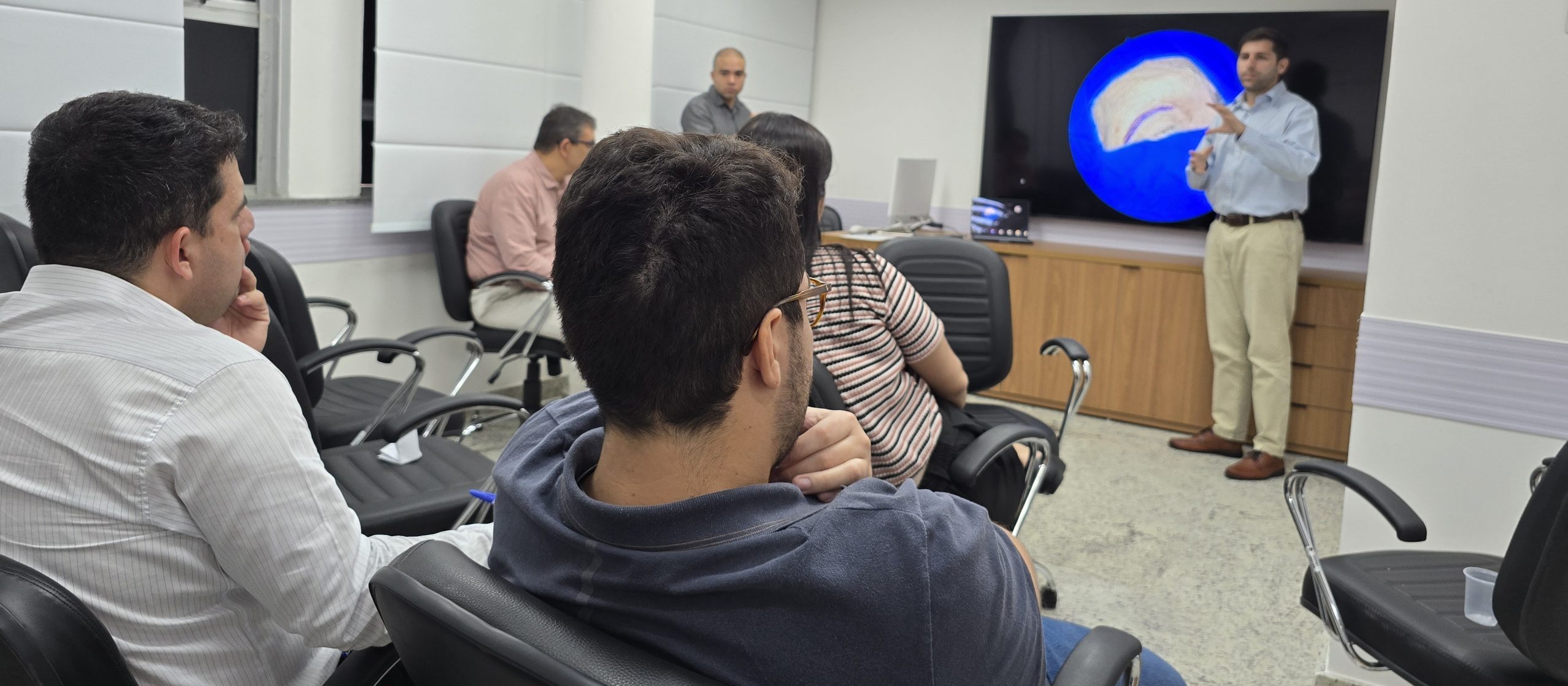 Reunião Clínica Serviço Neurocirurgia na Sala Multiuso da OTICS-Rio Andaraí