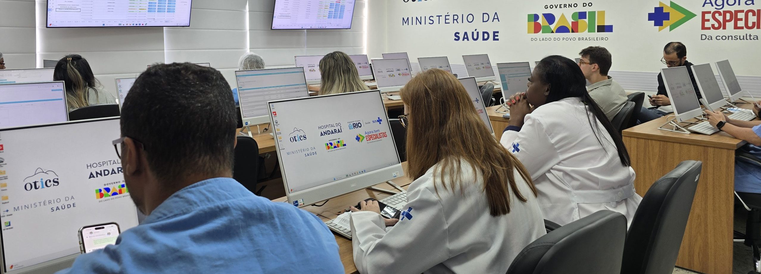 Bate Mapa no Laboratório de Informática da Estação OTICS Rio Andaraí