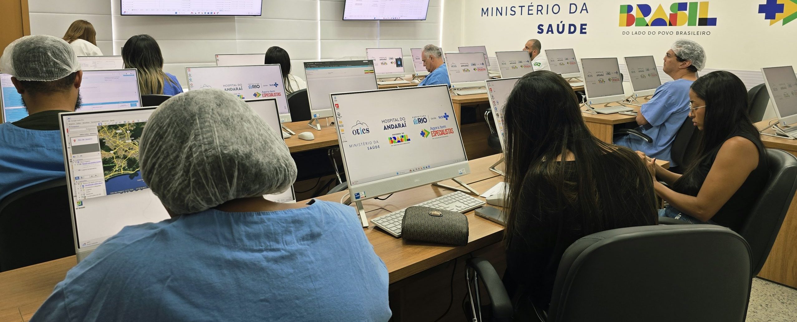 Bate Mapa no Laboratório de Informática da Estação OTICS Rio Andaraí