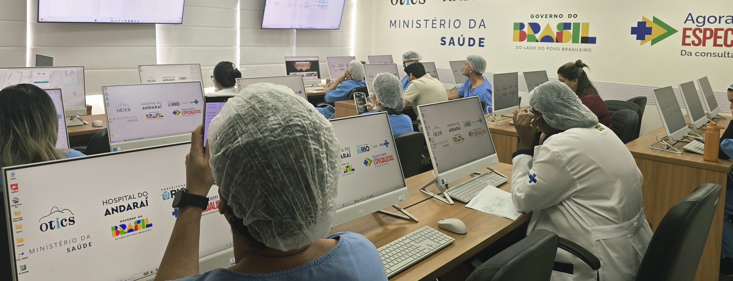 Bate Mapa no Laboratório de Informática da Estação OTICS Rio Andaraí