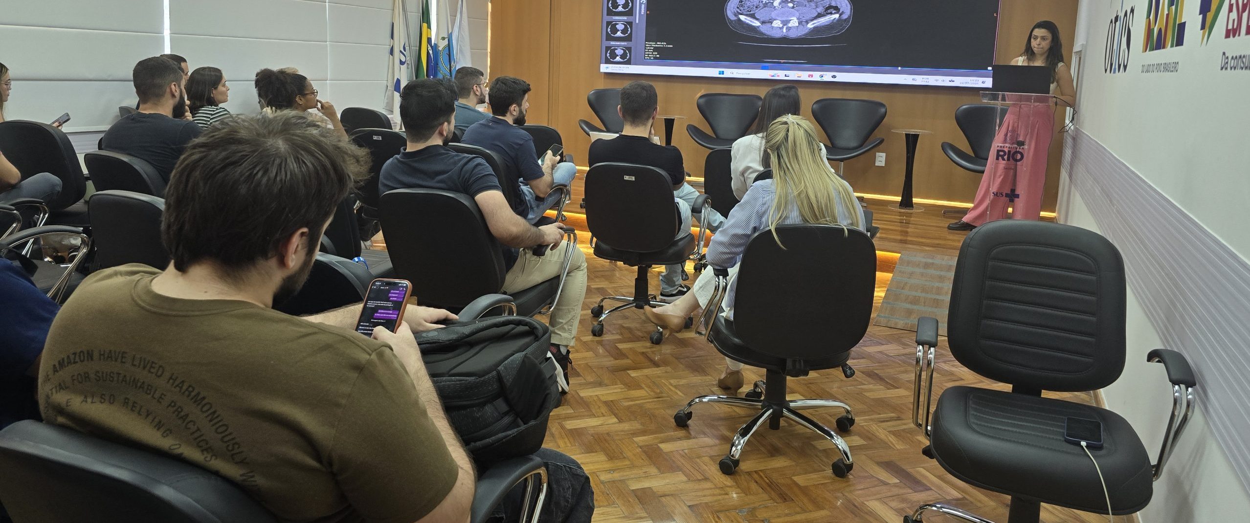 Sessão Clínica Médica Semanal no Auditório Dr. José Wazen da Rocha na OTICS-Rio Andaraí