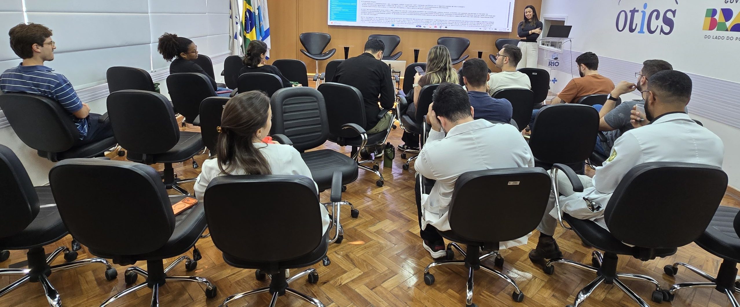 Sessão Clínica Médica Semanal no Auditório Dr. José Wazen da Rocha na OTICS-Rio Andaraí