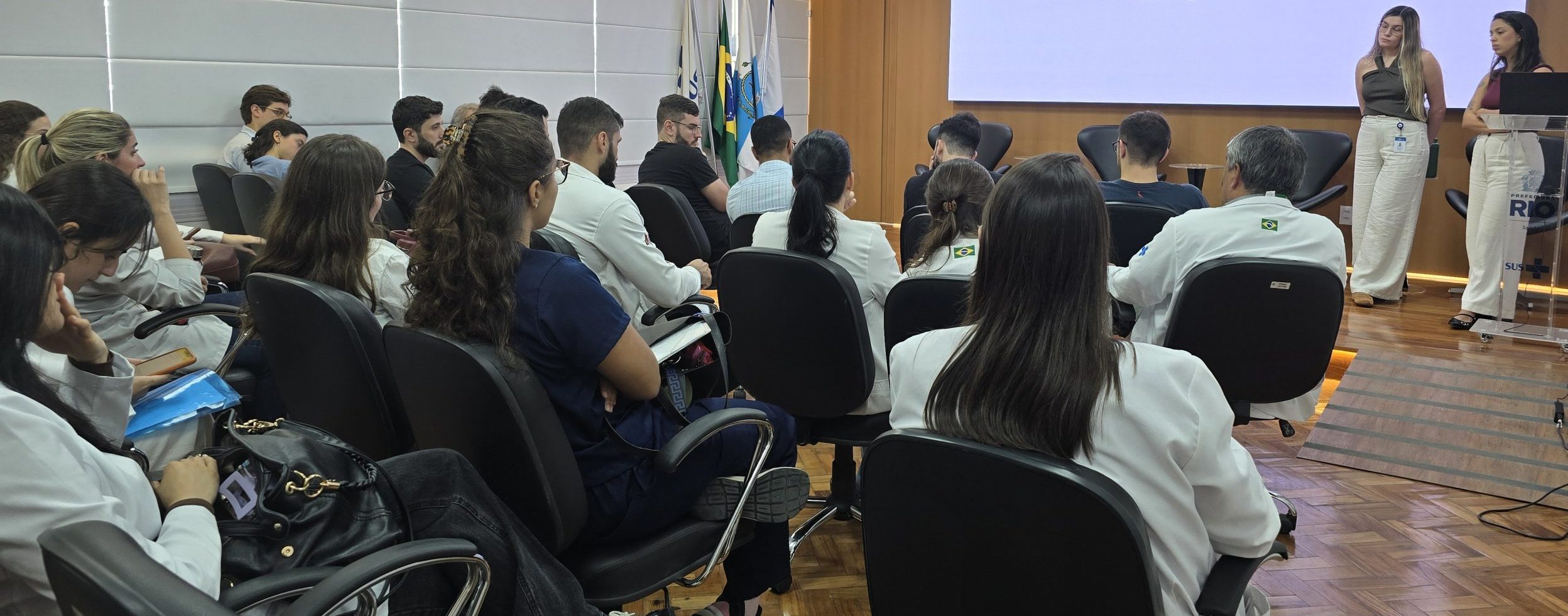 Sessão Clínica Médica Semanal no Auditório Dr. José Wazen da Rocha na OTICS-Rio Andaraí