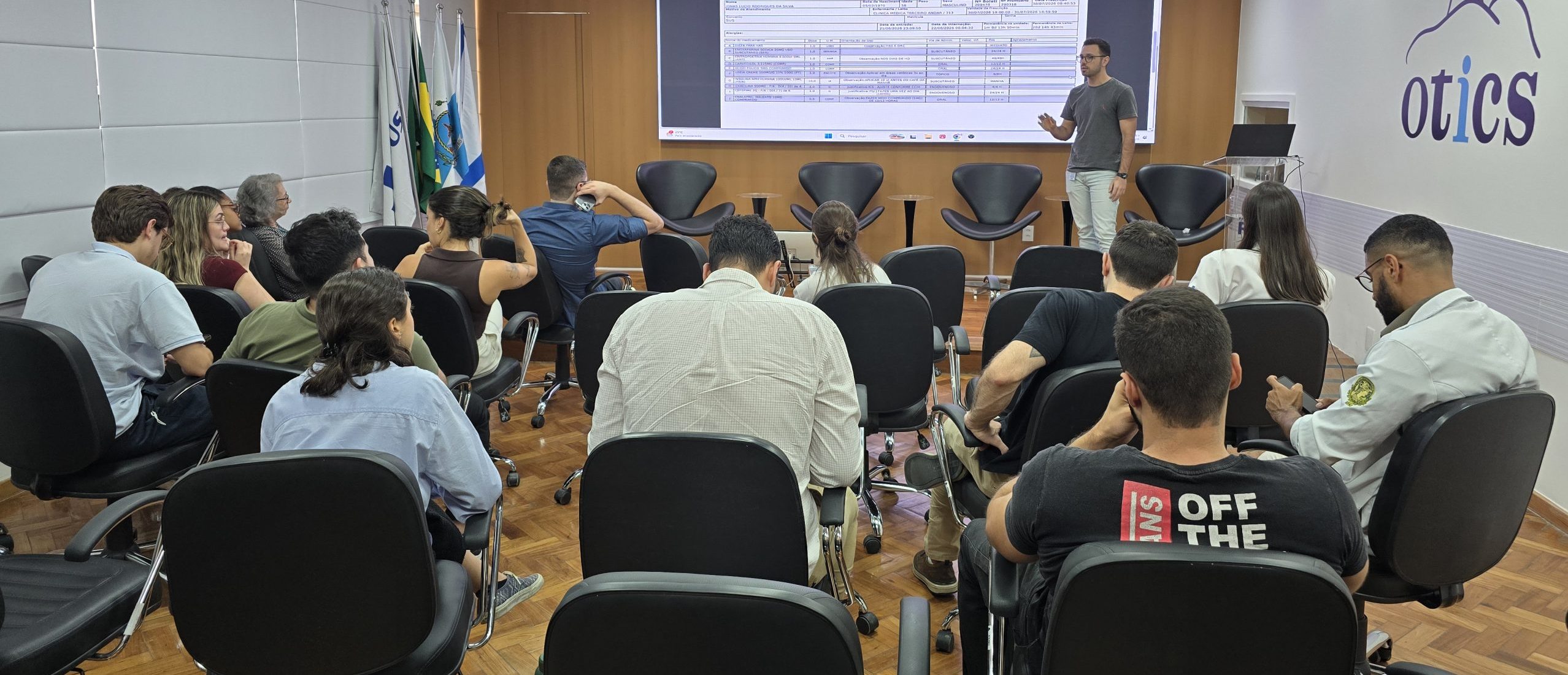 Sessão Clínica Médica Semanal no Auditório Dr. José Wazen da Rocha na OTICS-Rio Andaraí