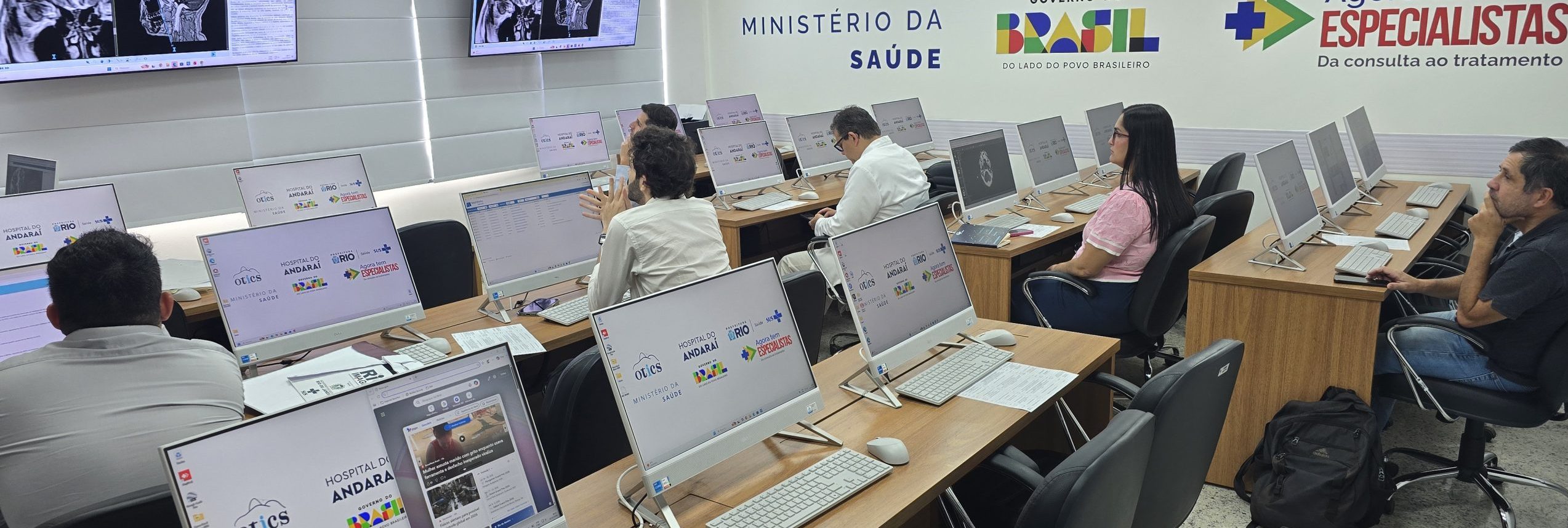 Reunião Clínica Serviço Neurocirurgia no Laboratório de Informática da OTICS Andaraí