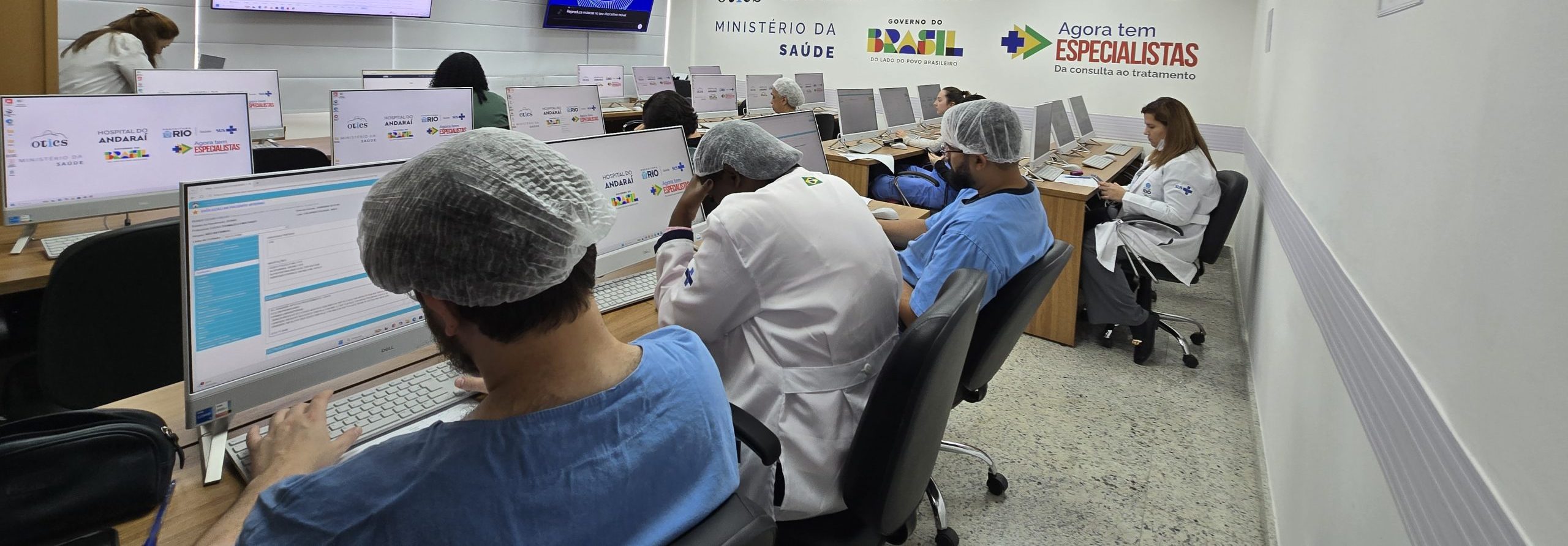 Bate Mapa no Laboratório de Informática da Estação OTICS Rio Andaraí