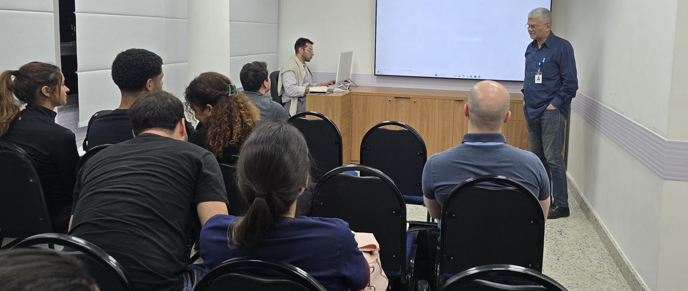 Sessão Clínica da Ginecologia na Sala Multiuso da OTICS-Rio Andaraí