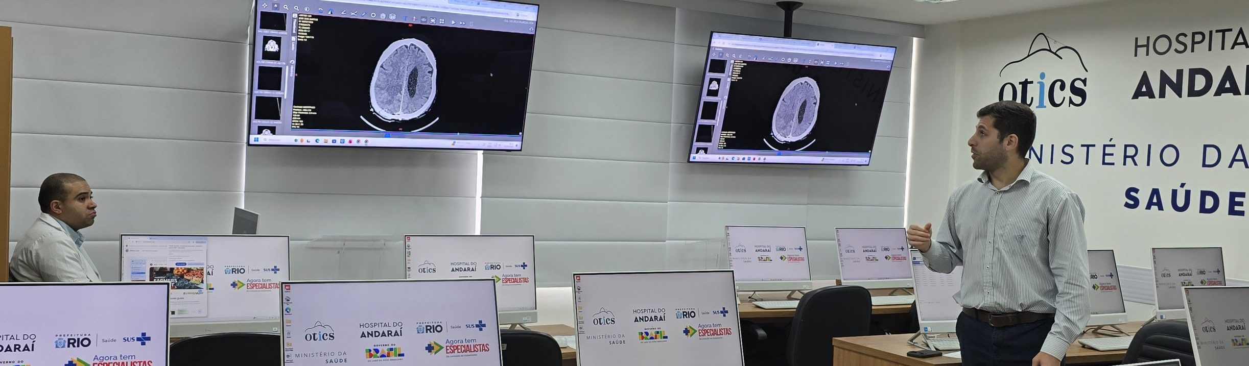 Reunião Clínica Serviço Neurocirurgia no Laboratório de Informática da OTICS Andaraí