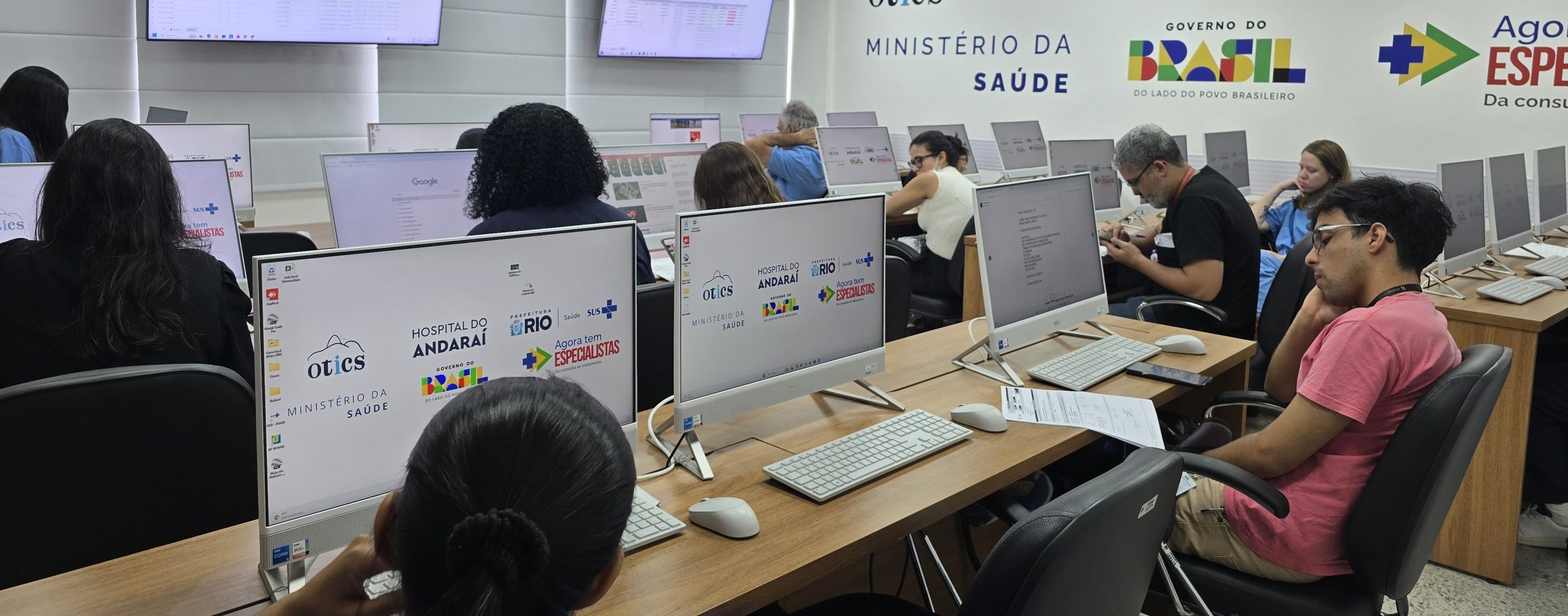 Bate Mapa no Laboratório de Informática da Estação OTICS Rio Andaraí